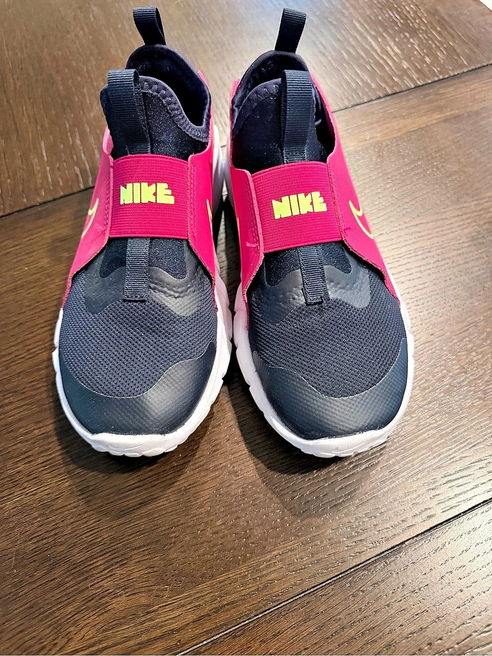 Nike Flex Advance Slip-On Sneakers in Pink & Black